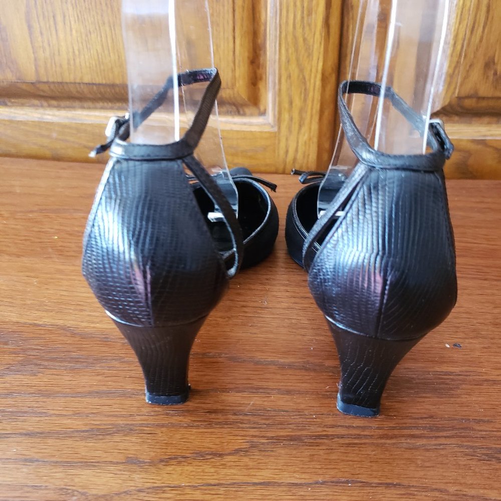 Bandolino Suede and Leather Shoes! - Picture 5 of 9